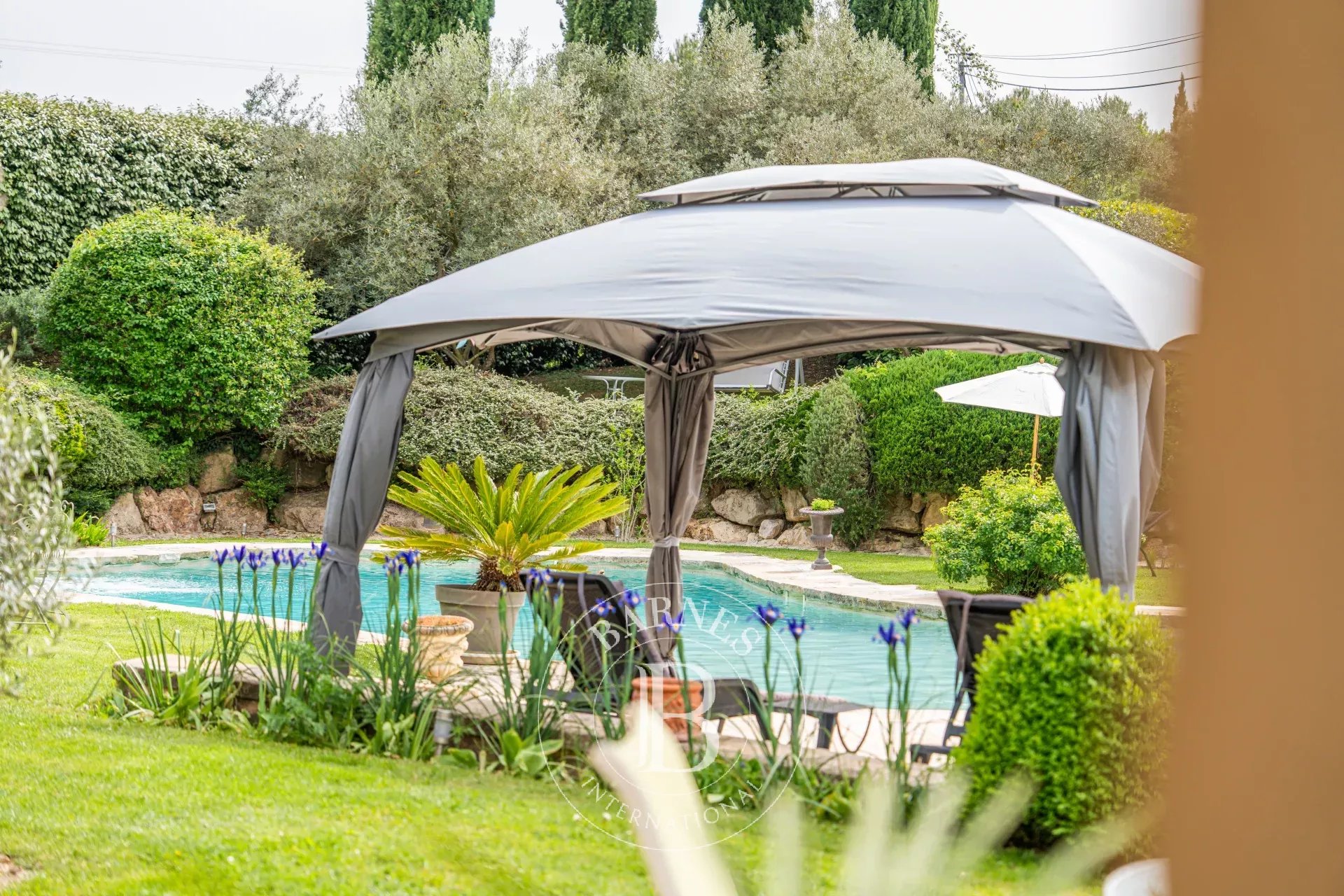 AIX EN PROVENCE NORTH - 15 MINUTES AIX-EN-PROVENCE - HOUSE 200sqm (350sqm in total) - LAND 4000m² - 3 BEDROOMS - ANNEXE - BASEMENT - GARDEN - SWIMMING POOL - SECLUDED - picture 38