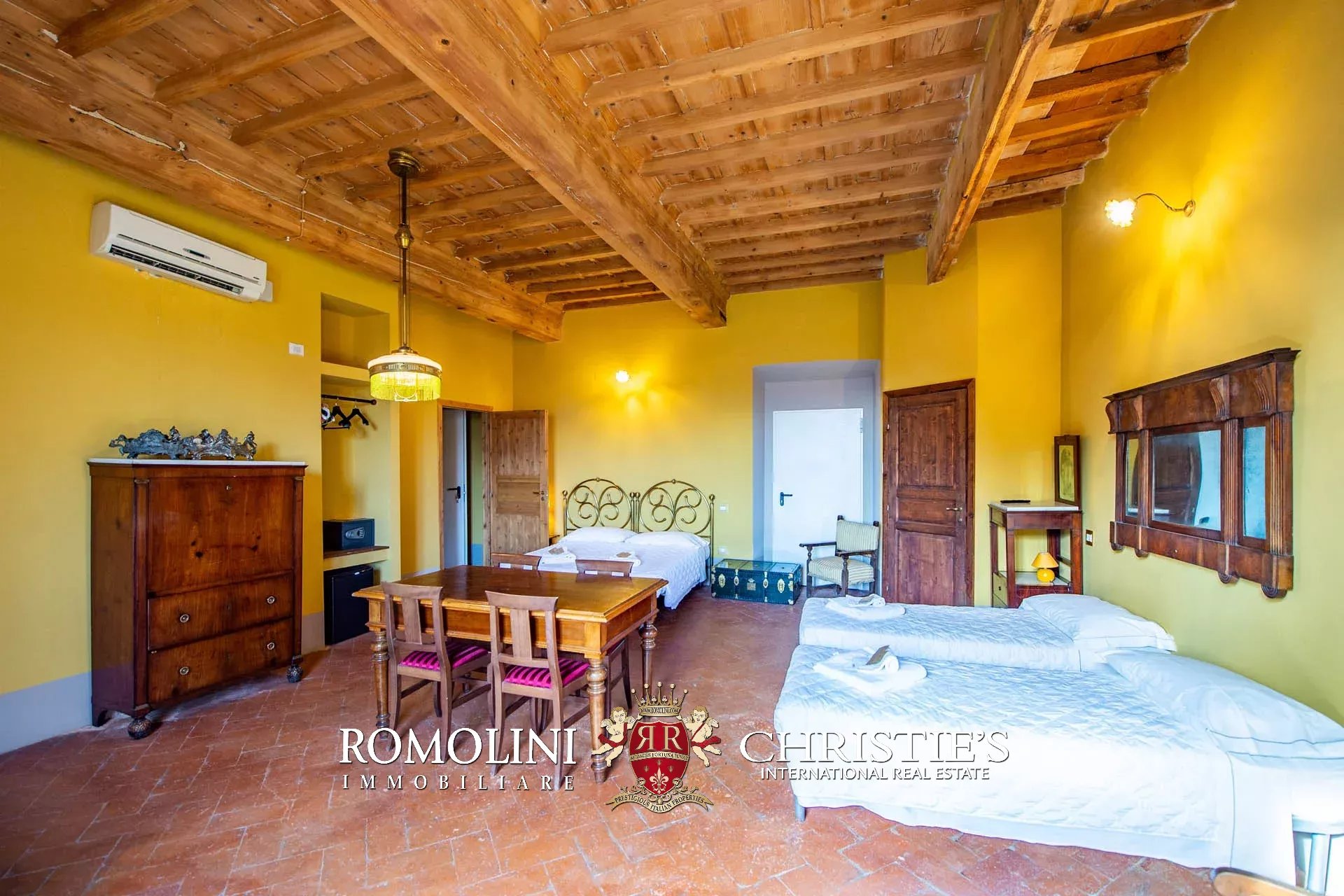 22 Bedroom Villa/Townhouse's Image 32