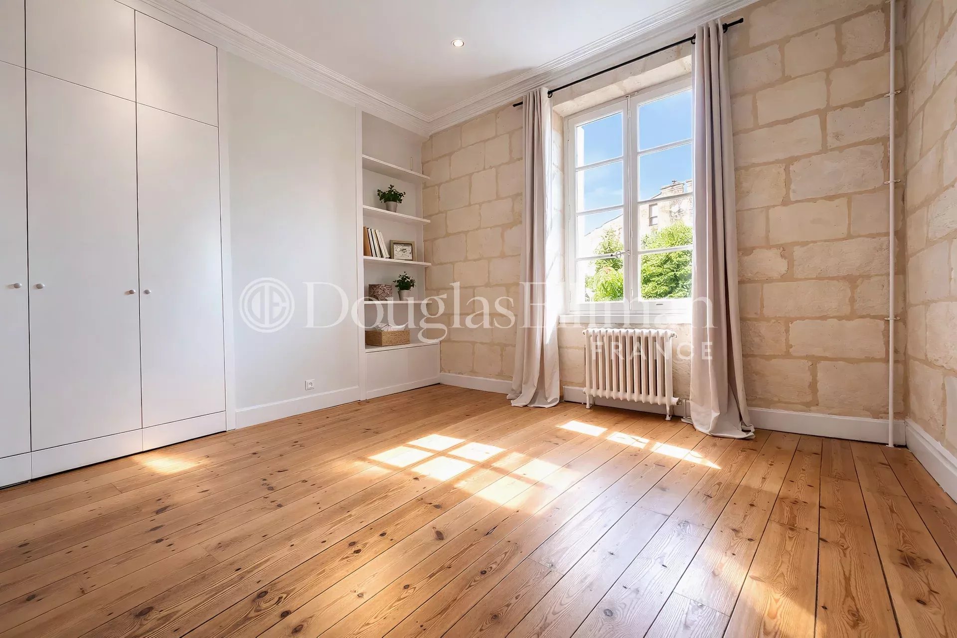 BORDEAUX TRIANGLE – Hôtel particulier avec jardin, piscine et parking - Image nᵒ2