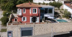 MAGNIFICENT 5-ROOM VILLA WITH PANORAMIC SEA VIEW CLOSE TO THE VILLAGE CENTER, LARGE GARAGE, POSSIBILITY OF A SWIMMING POOL — photo 1 of 7