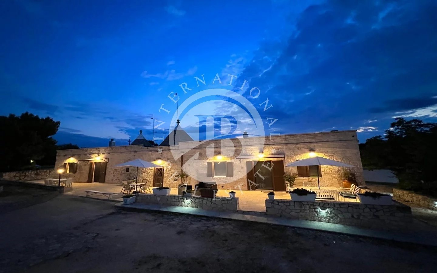 Villa in Cisternino - view 1