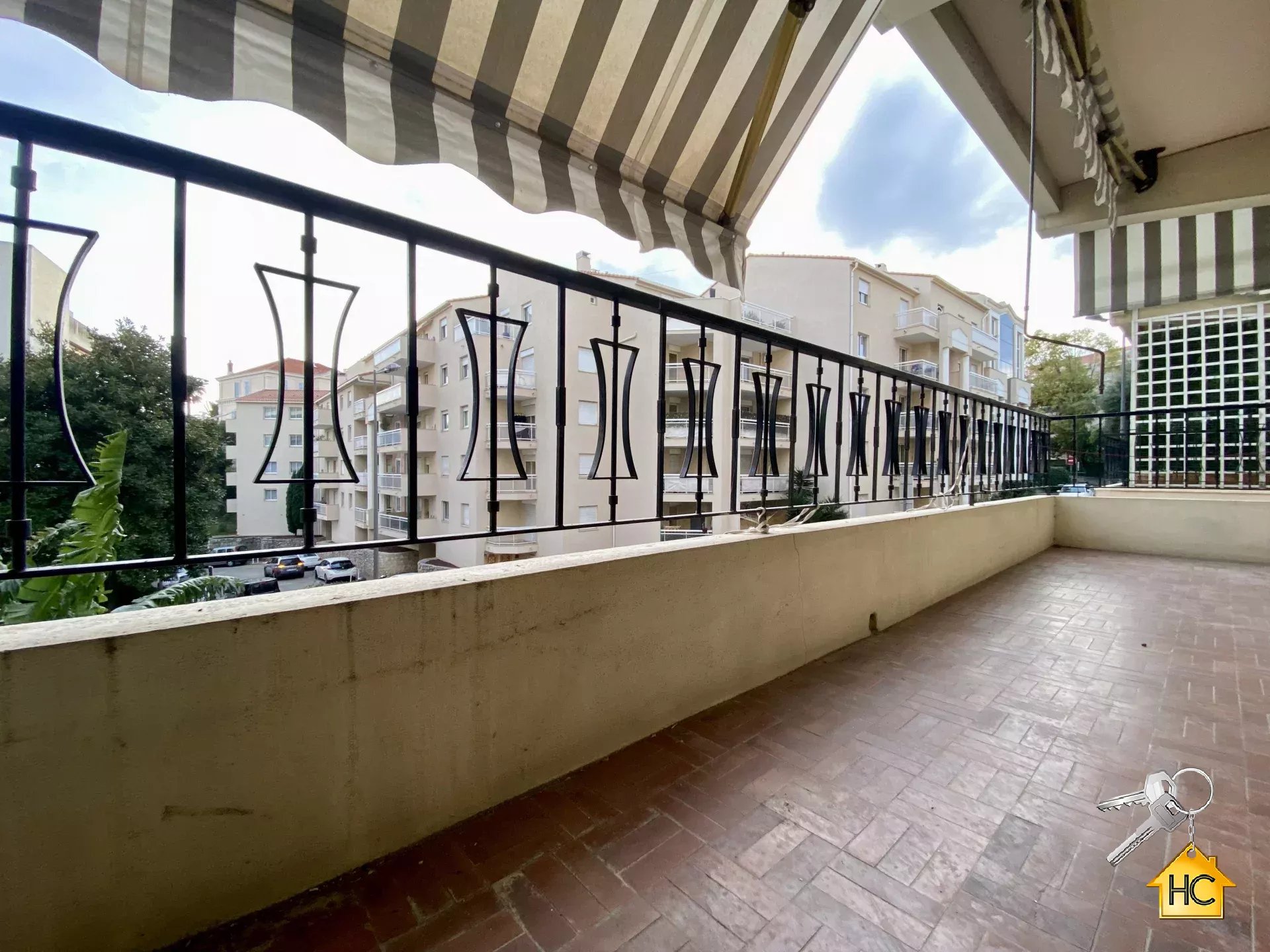 T1.Cannes Anglais Exclusivité