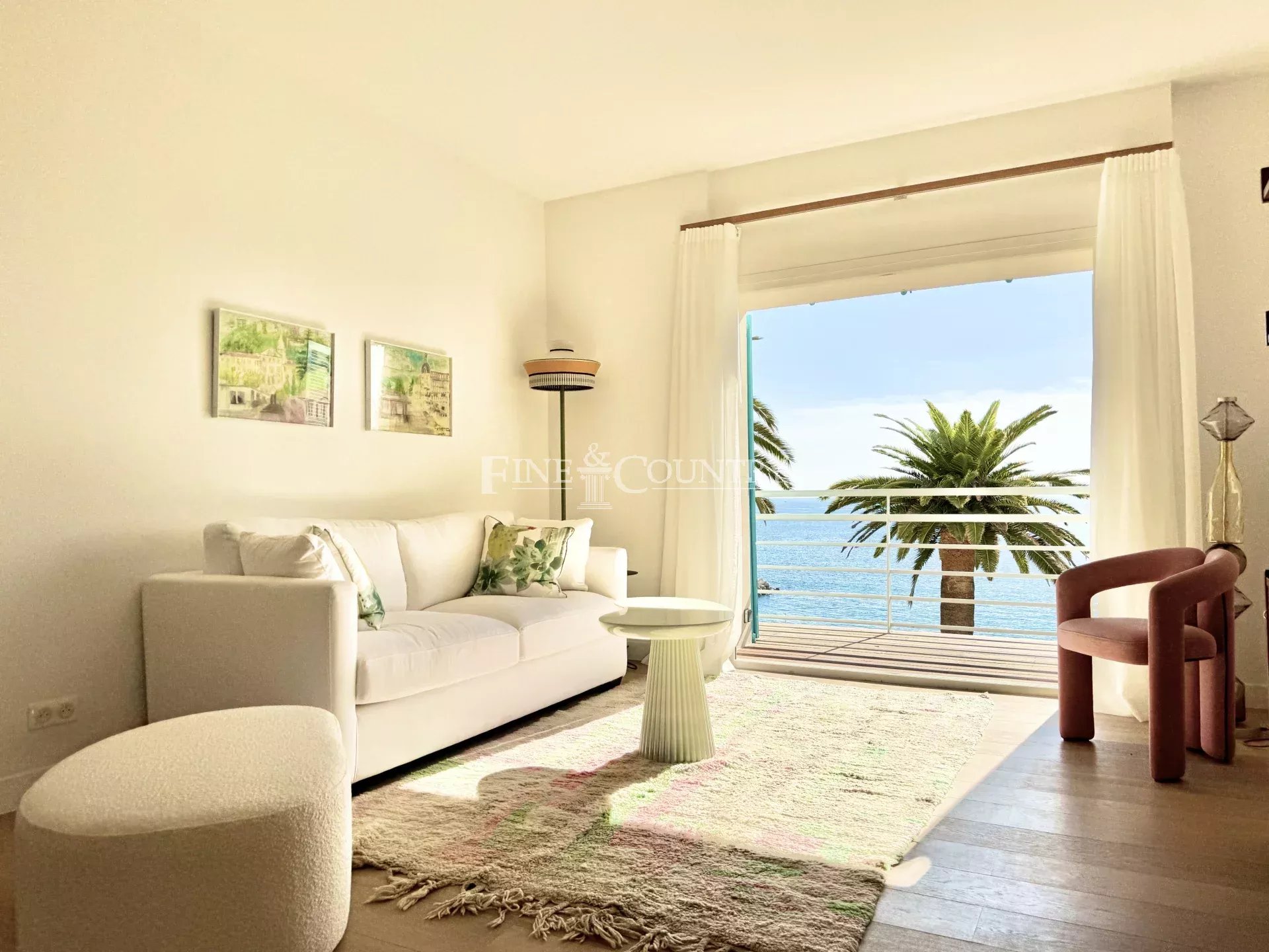 Seafront Apartment For Sale in Cannes Accommodation in Cannes