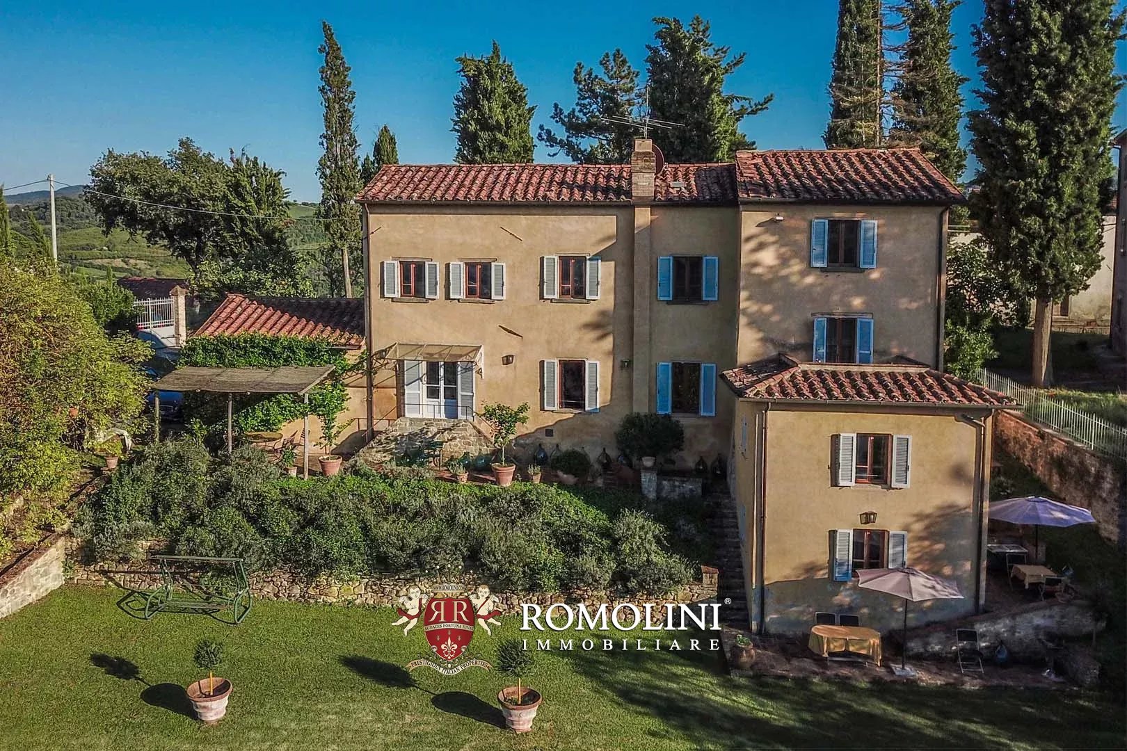 6 Bedroom Villa/Townhouse's Image 12