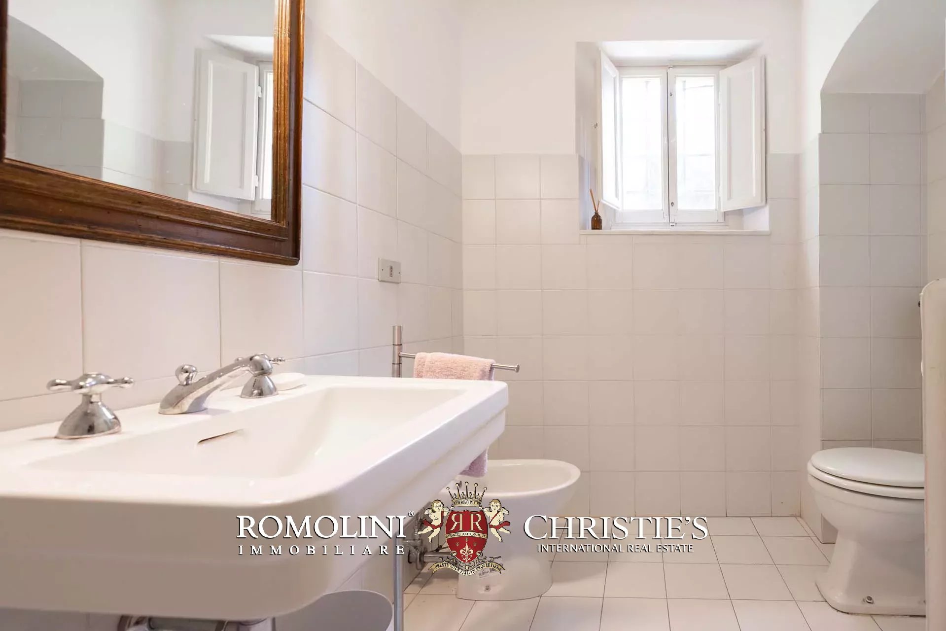 7 Bedroom Villa/Townhouse's Image 61