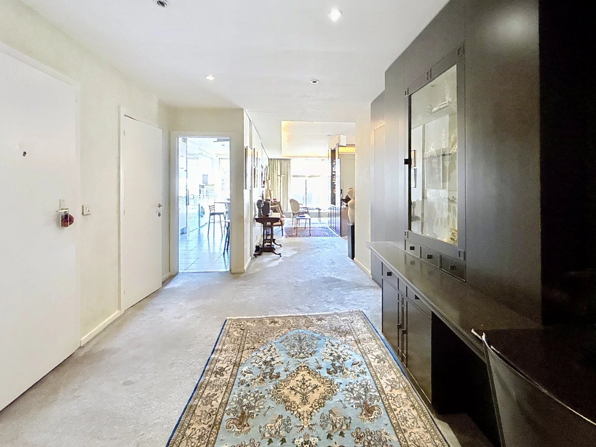 SOUS OFFRE - Bois de la Cambre - Appartement 3 chambres, terrasses, 2 garages