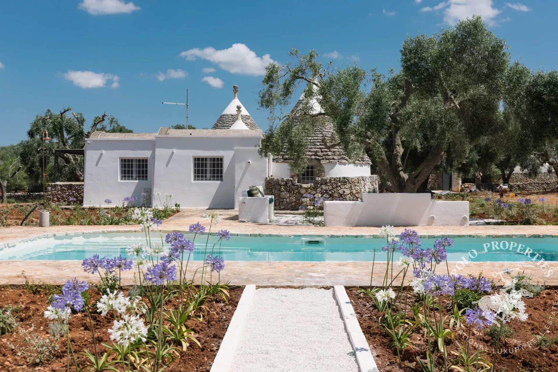 CHARMING TRULLI