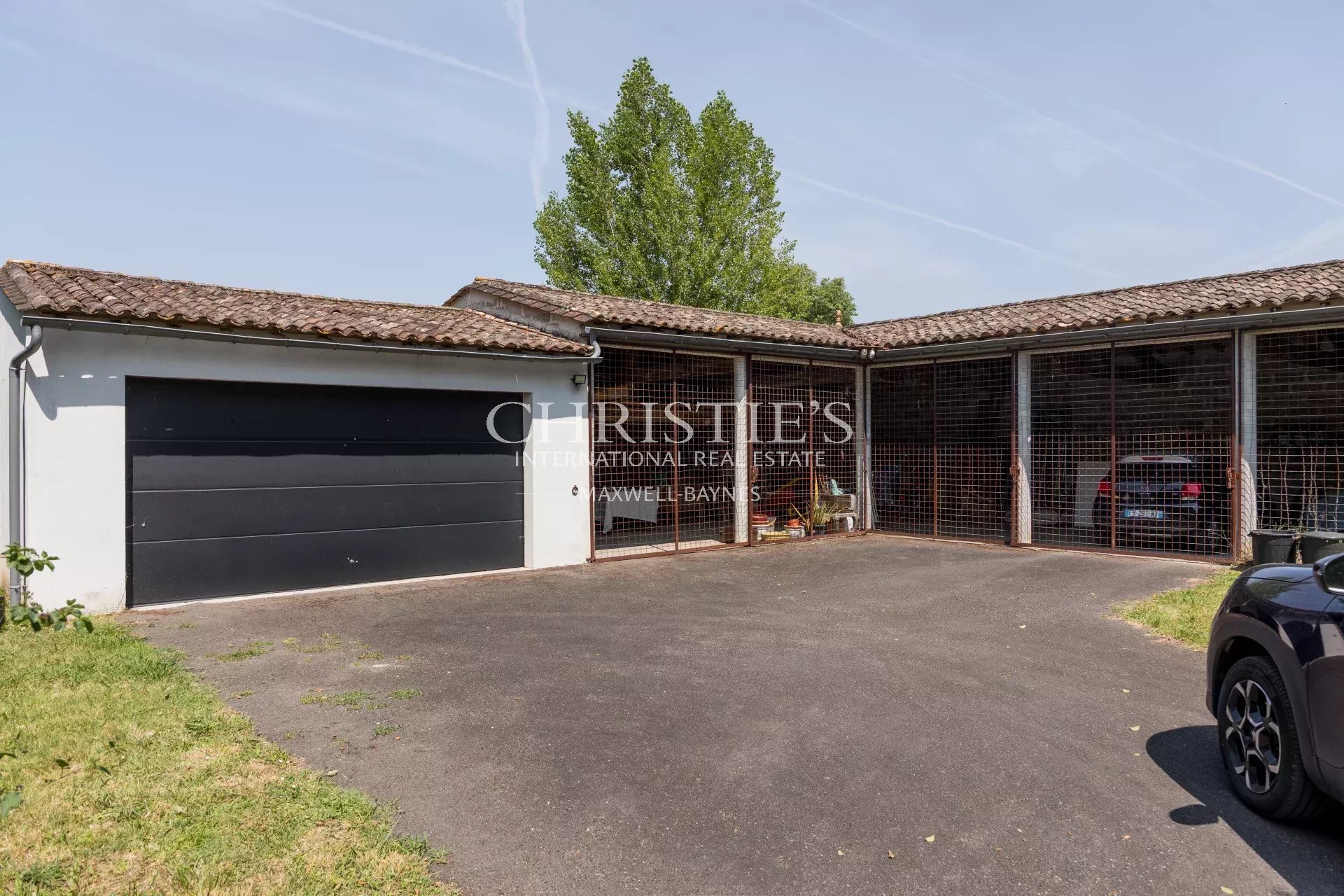 5 Bedroom Villa/Townhouse's Image 22