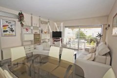 Elegant Family Apartment with Terrace in Cannes Basse Californie — photo 3 of 14