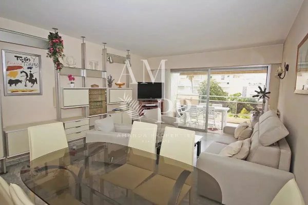 Elegant Family Apartment with Terrace in Cannes Basse Californie — photo 3