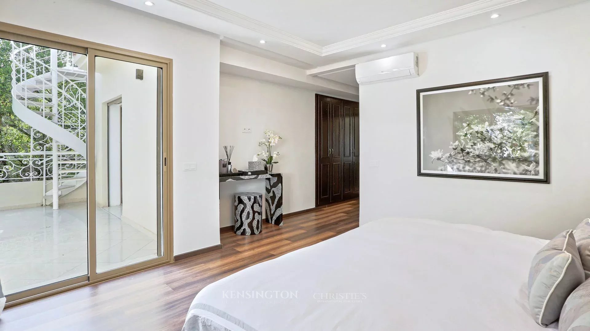 4 Bedroom Villa/Townhouse's Image 6