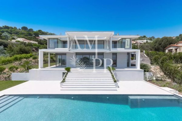 Luxury Californian Villa in Golfe Juan | 7-Bedroom Family Estate — photo 1