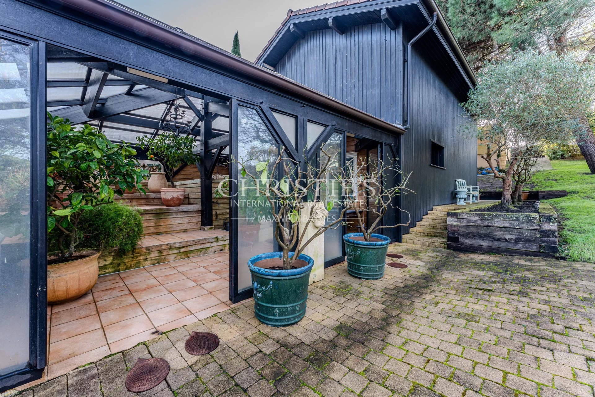 6 Bedroom Villa/Townhouse's Image 9