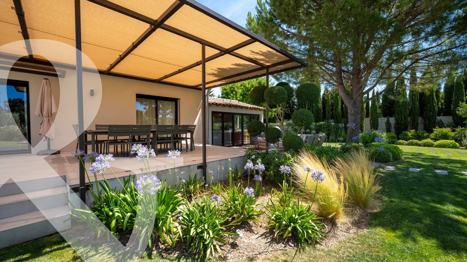 BELLE MAISON PROVENCALE