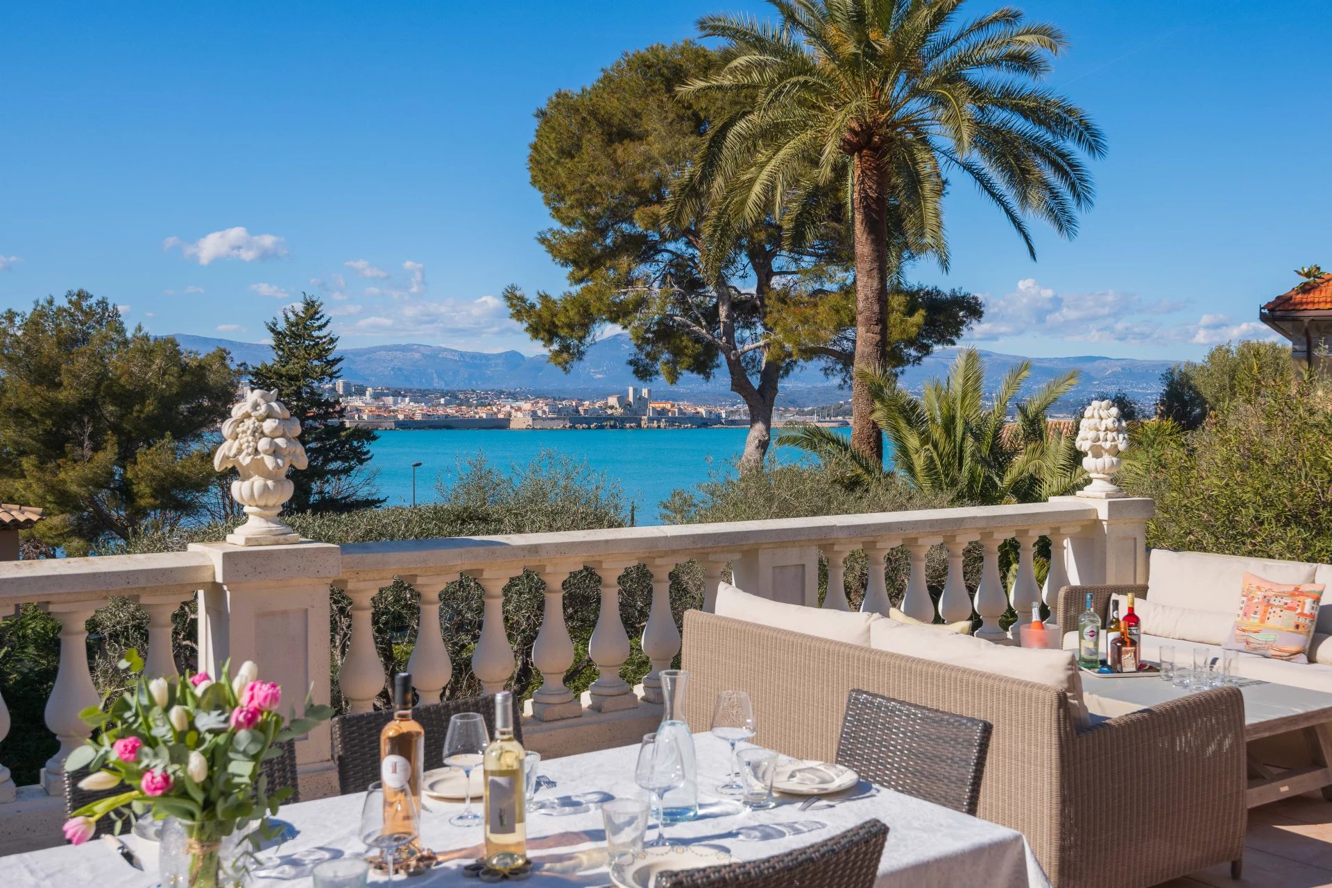 PERFECT PLACE FOR A HOLIDAY ON THE COTE D'AZUR