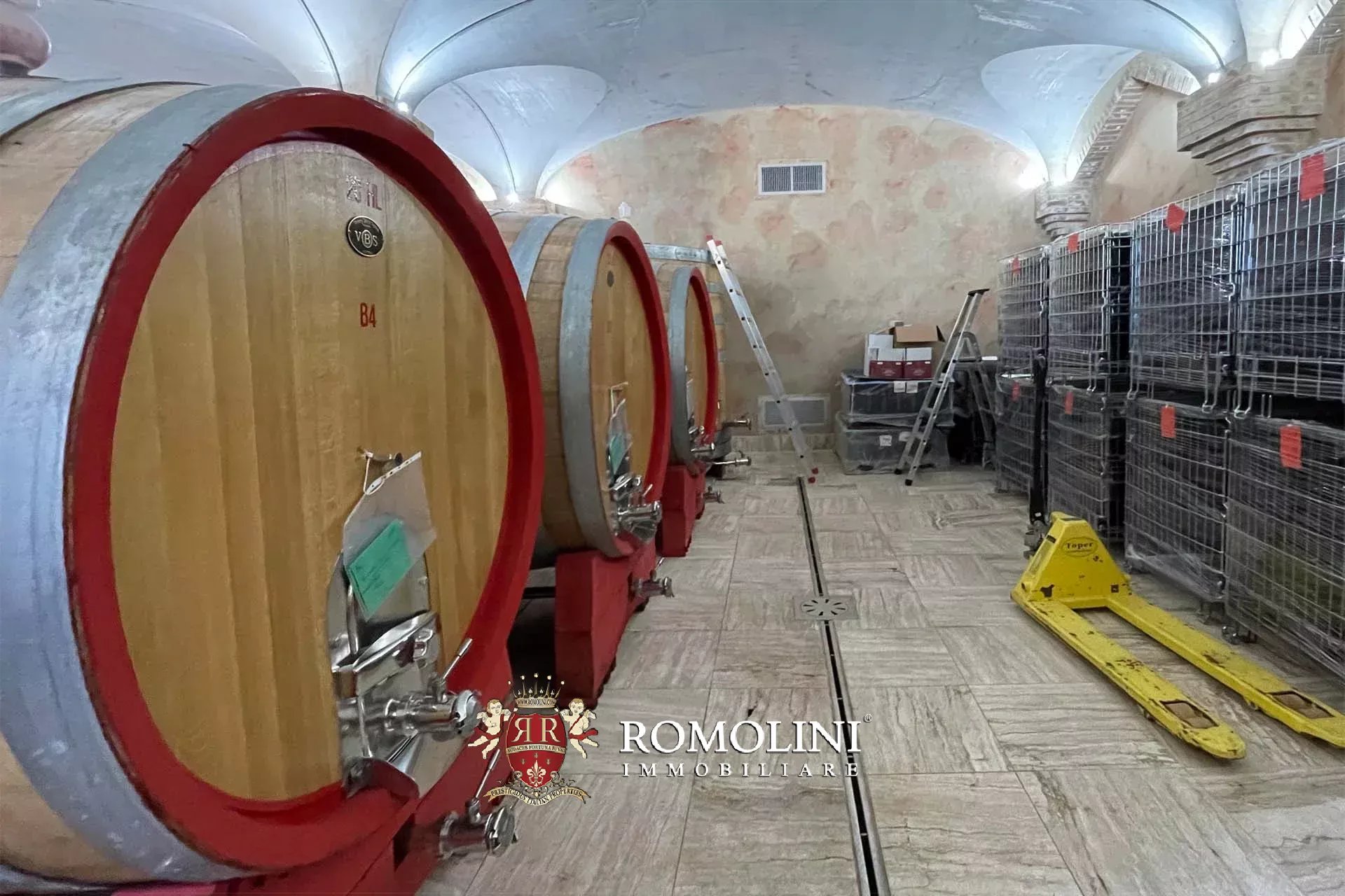 6 Bedroom Vineyard's Image 24