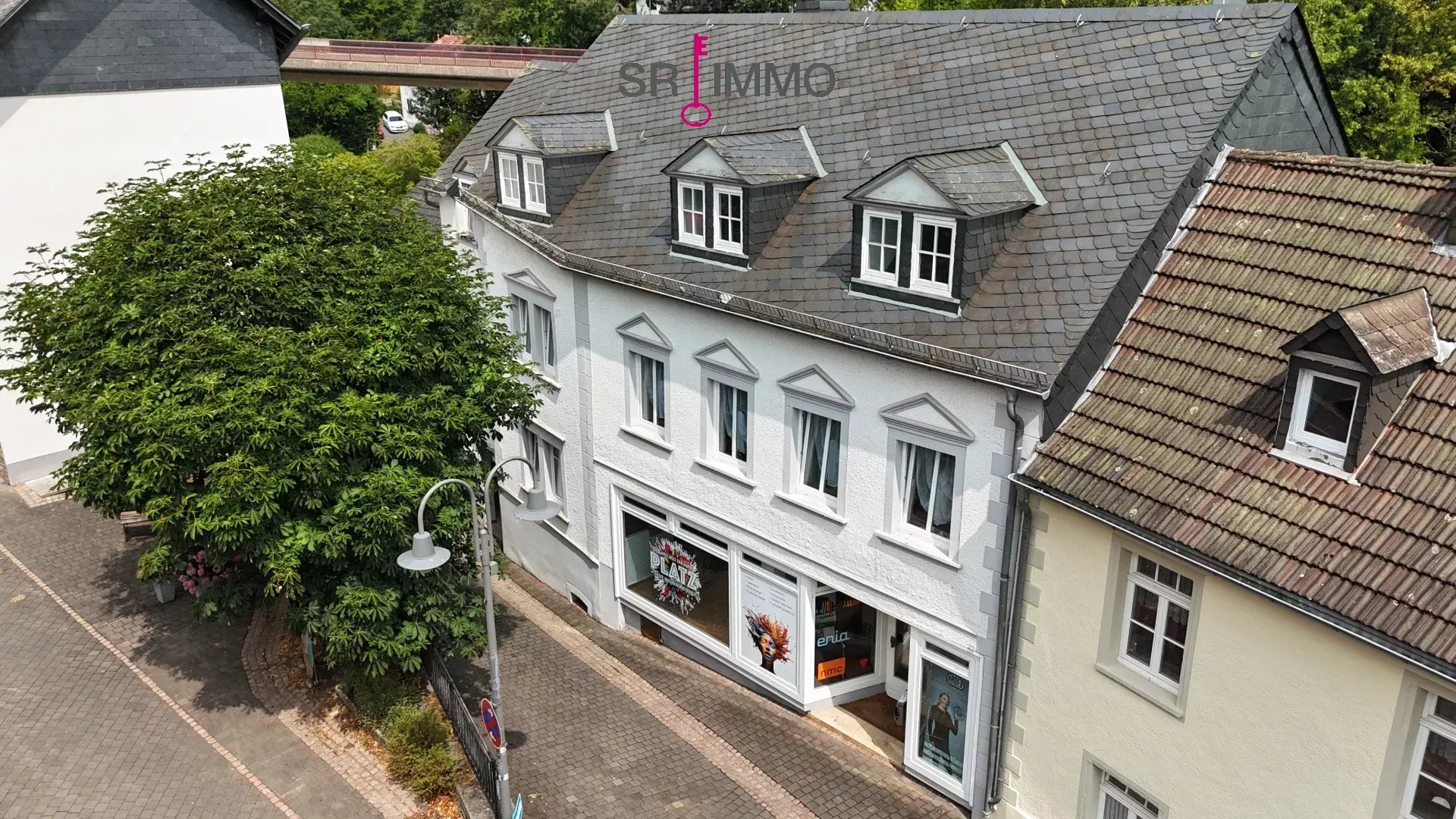 Vielseitiges Wohn- und Geschäftshaus mit drei Einheiten in Waxweiler