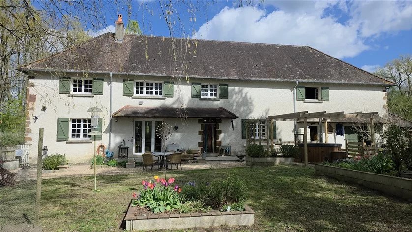 À vendre-Maison de campagne isolée avec terrain-Chaillac-36