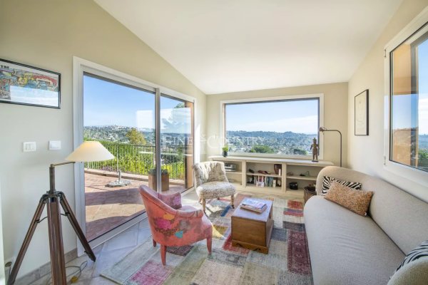 Villa for sale close to Saint Paul de Vence with panoramic views — photo 6