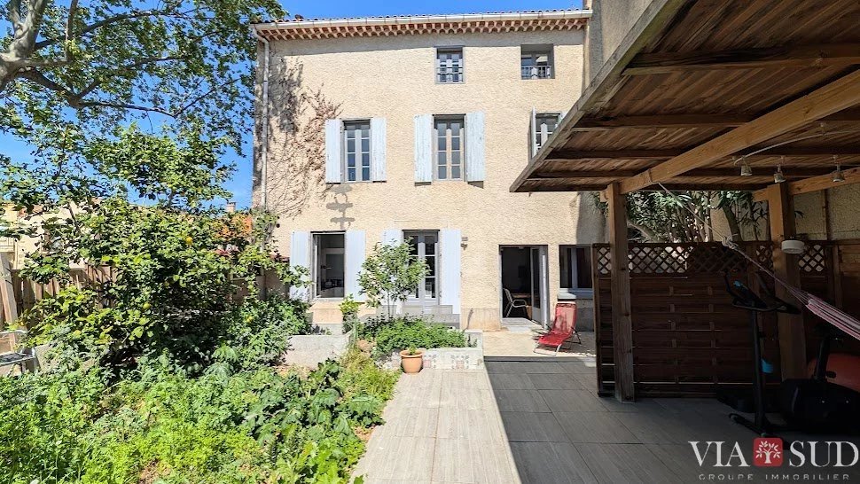 Portiragnes  Élégante maison de caractère en cur de village  285 m² habitables + dépendance de 240 m²