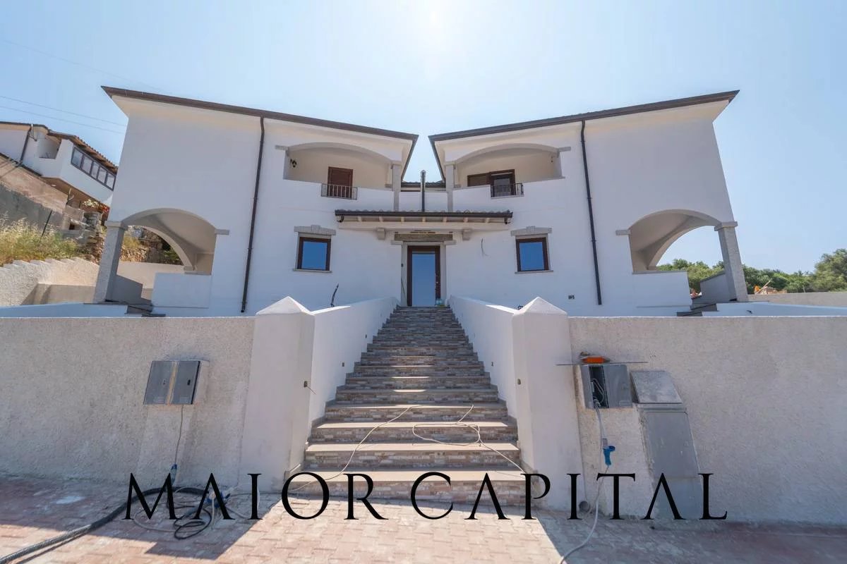 Budoni | San Lorenzo | Spaziosa palazzina perfetta per attività di B&B