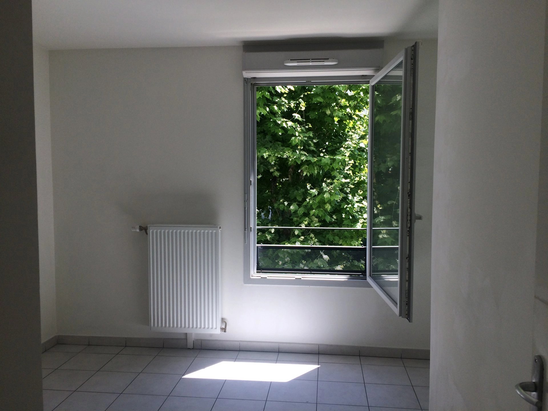 496329 Location Villeurbanne