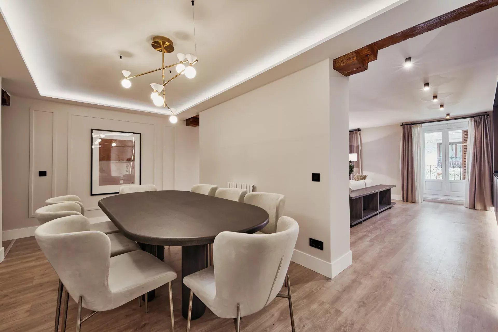 Renovated apartment on the central Calle Mayor - picture 9