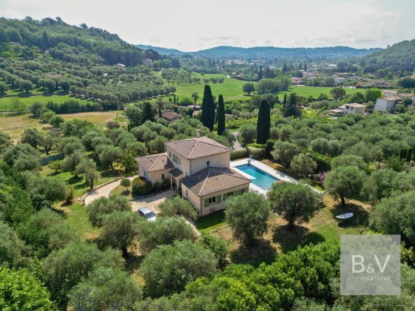 4-Bedroom Villa in Grasse — photo 1