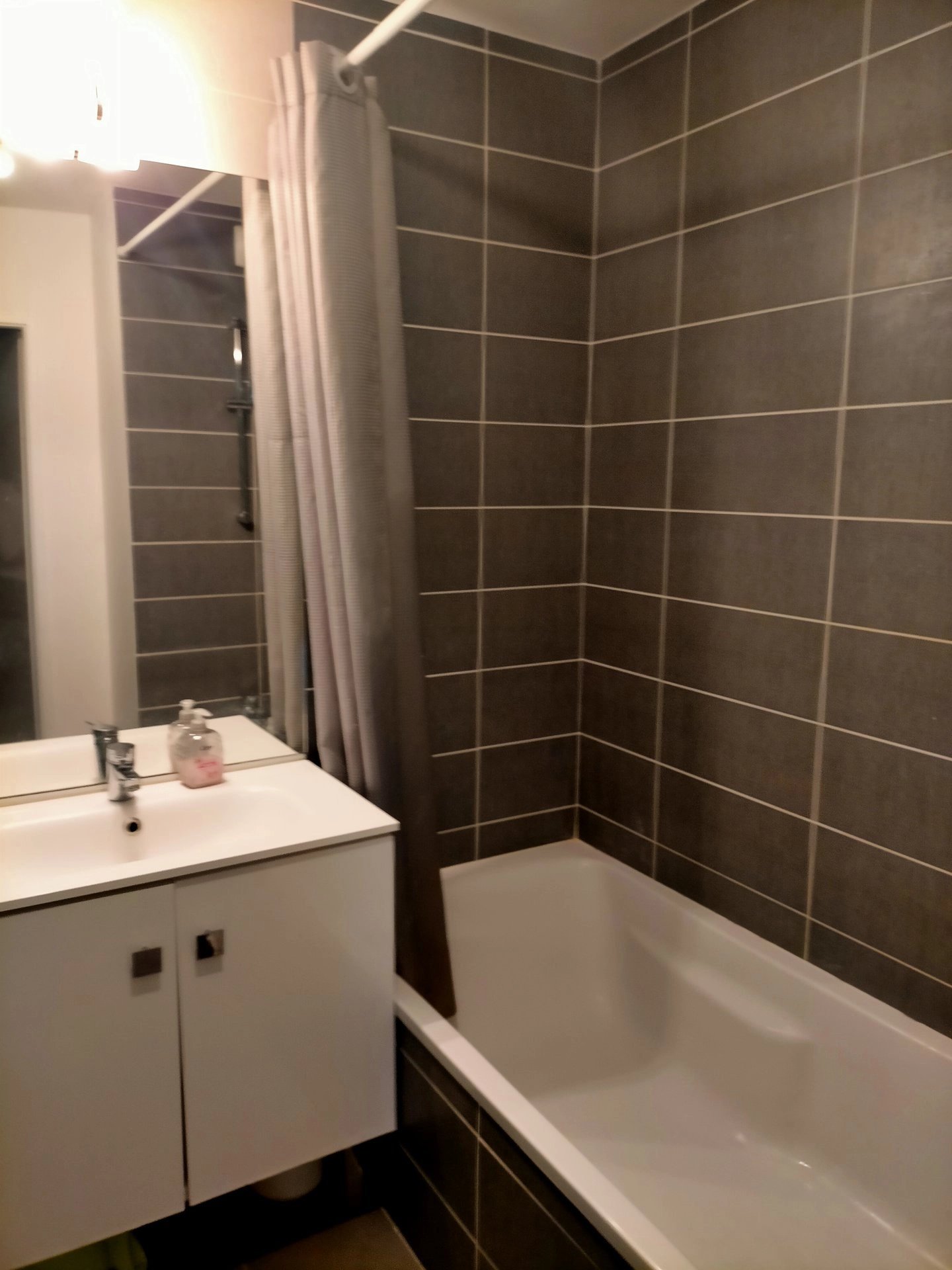 4798267 Location Lentilly