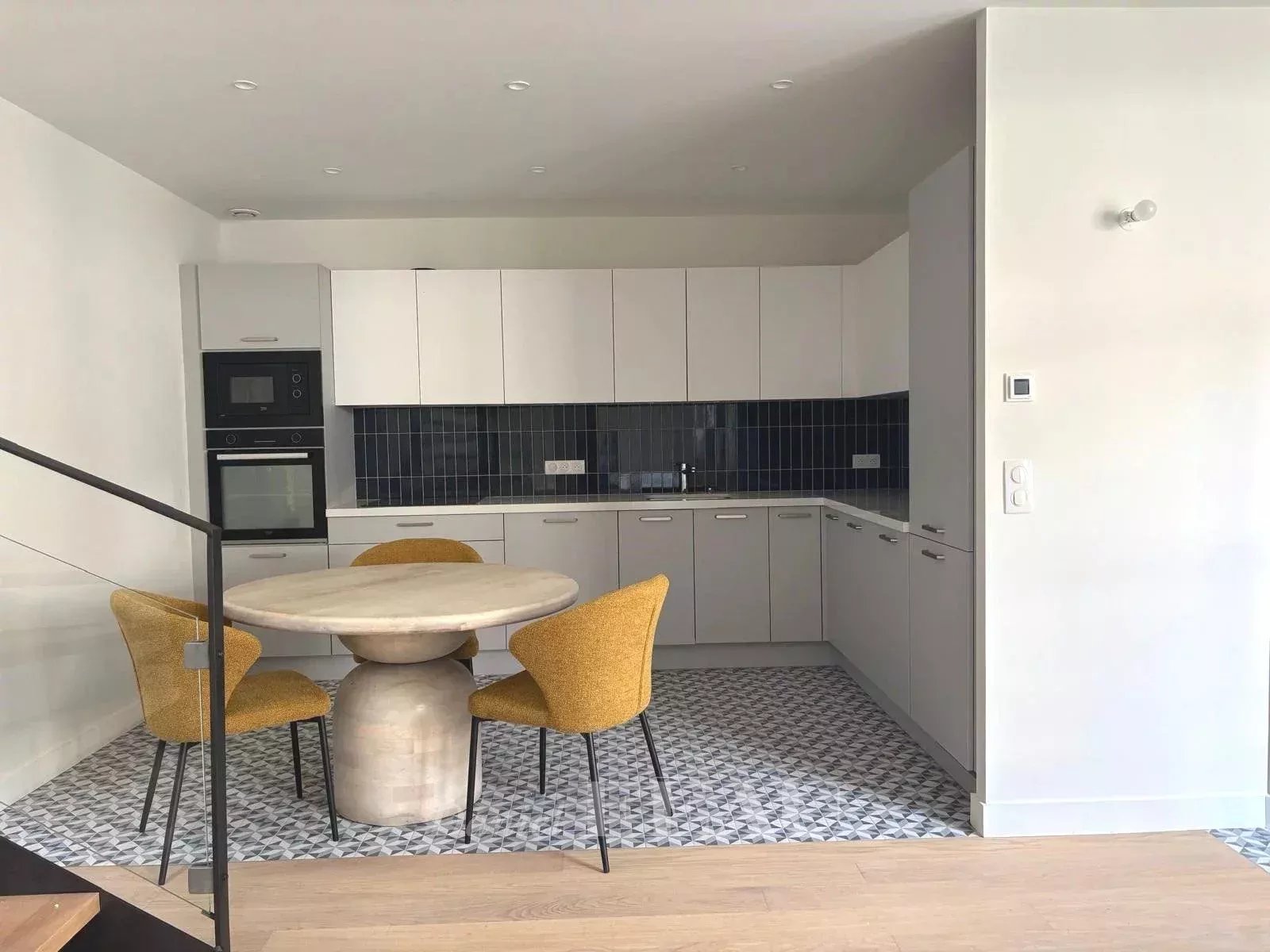 3 Bedroom Apartment/Flat's Image 3