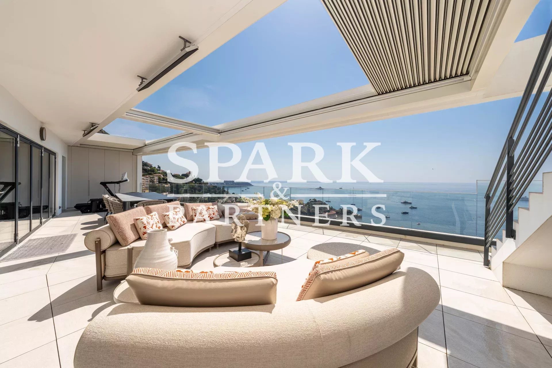 Roquebrune-Cap-Martin - Penthouse d'exception à la frontière de Monaco – Vue mer panoramique