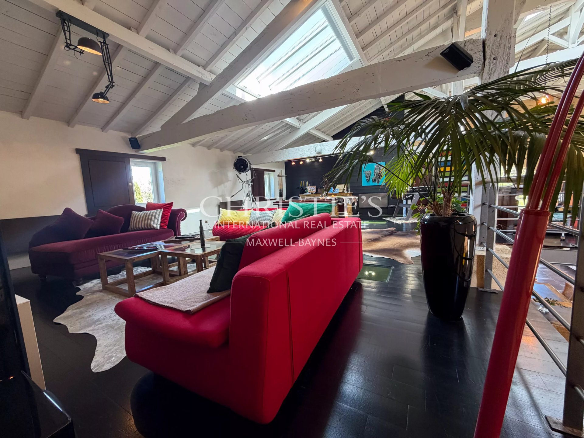 6 Bedroom Villa/Townhouse's Image 18