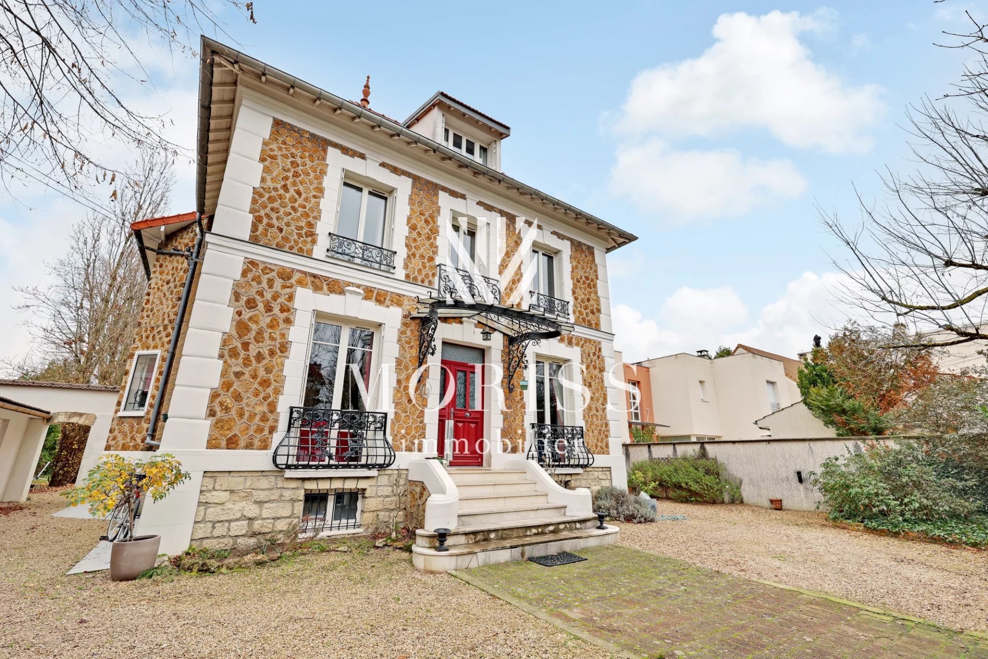 BELLE MEULIERE 247m2, 5 CHAMBRES, PARCELLE 1370m2 - Image Array