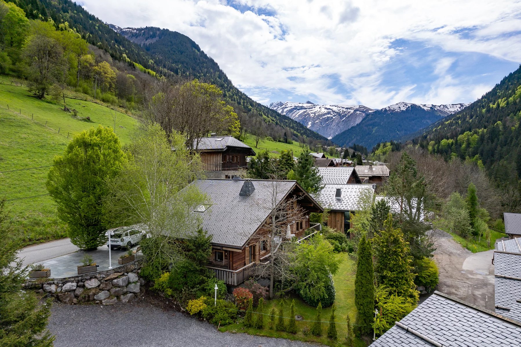 MORZINE - Elegant 5 bedroom chalet in Morzine Accommodation in Chamonix