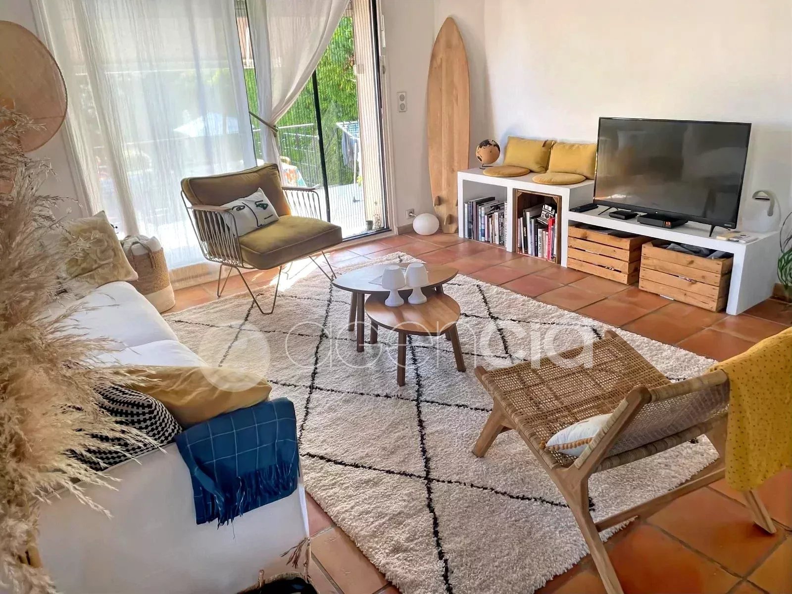 Rare propriété avec jardin privé et piscine - Photo 3
