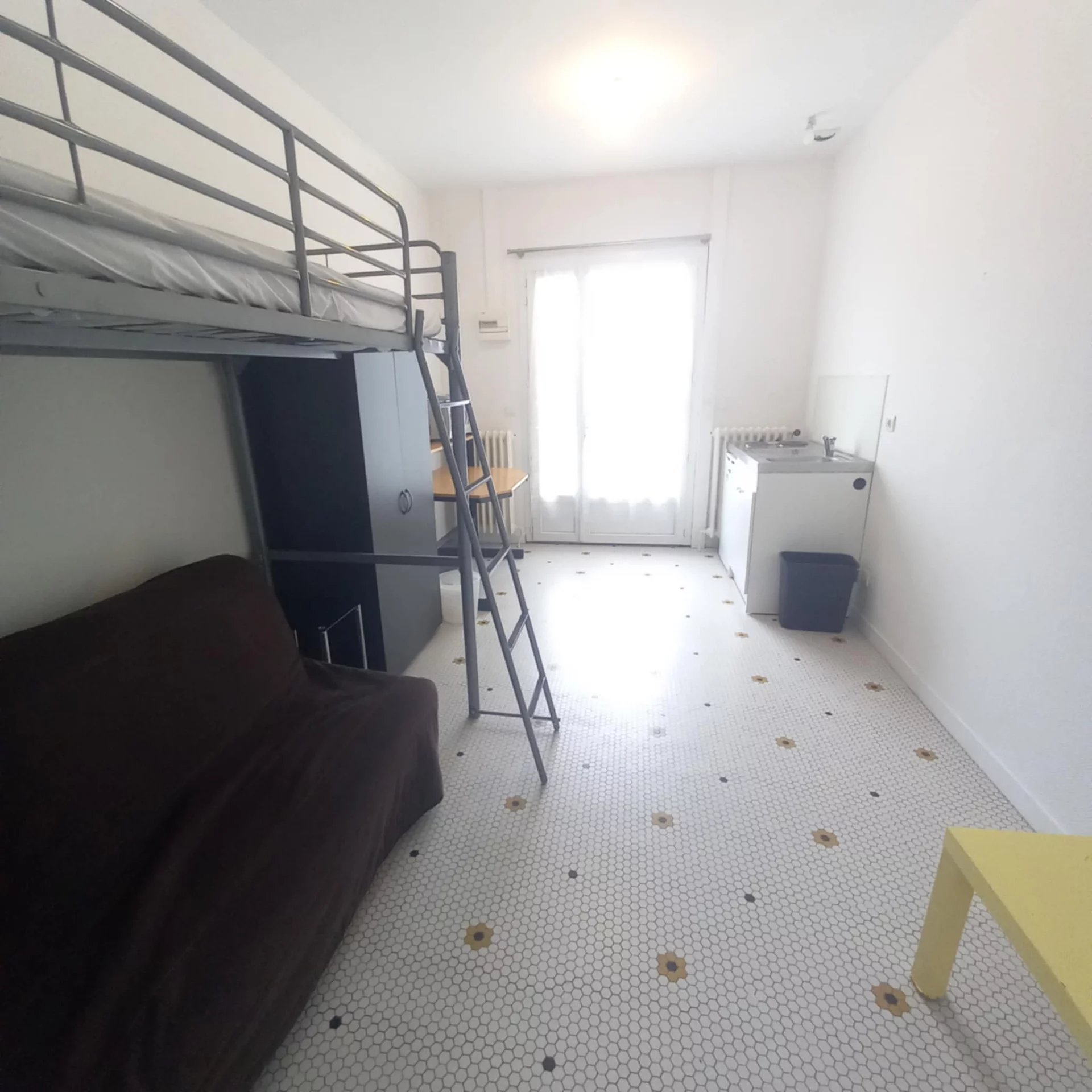STUDIO - 18.04m² - TALENCE CENTRE