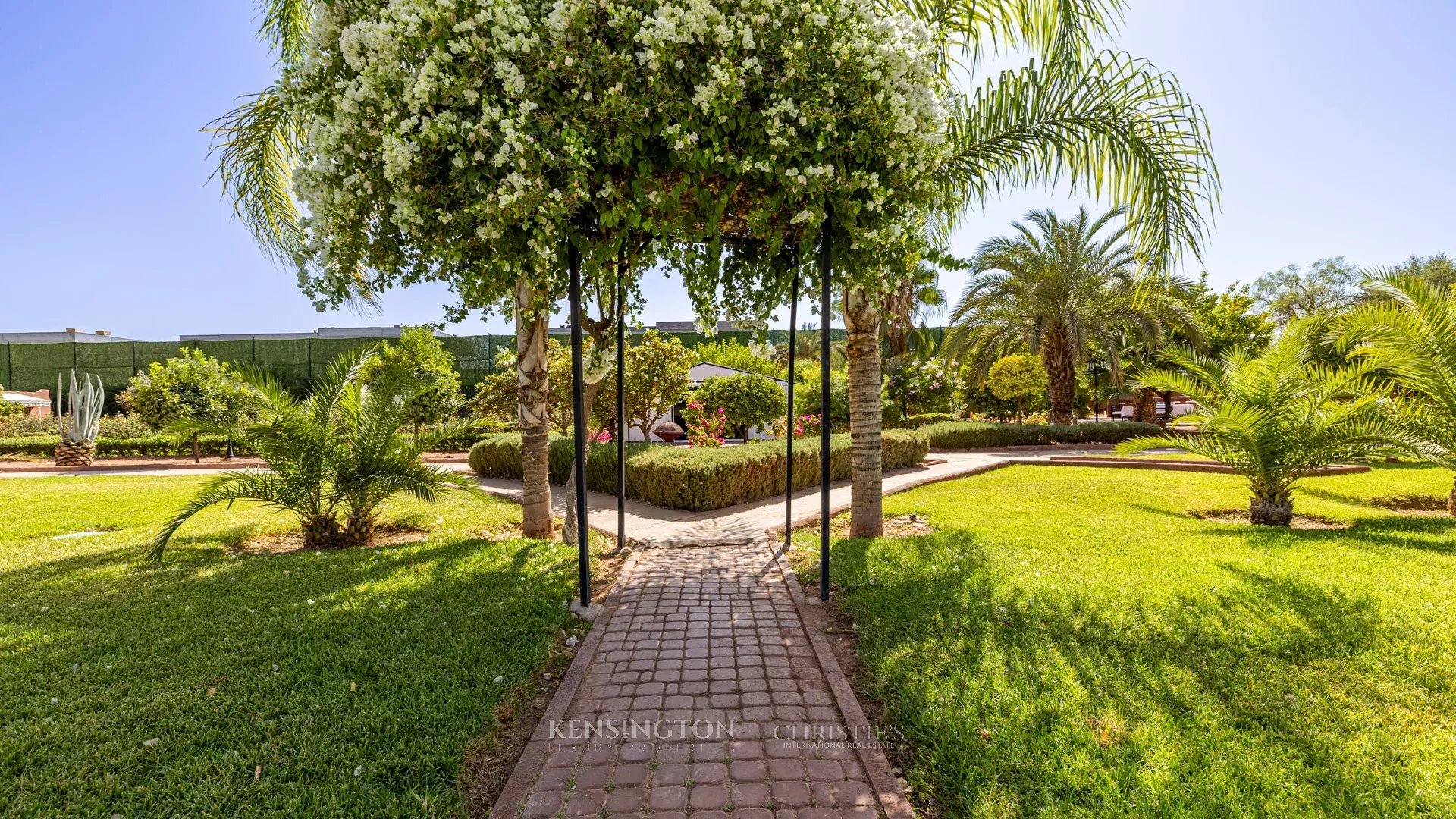 9 Bedroom Villa/Townhouse's Image 36