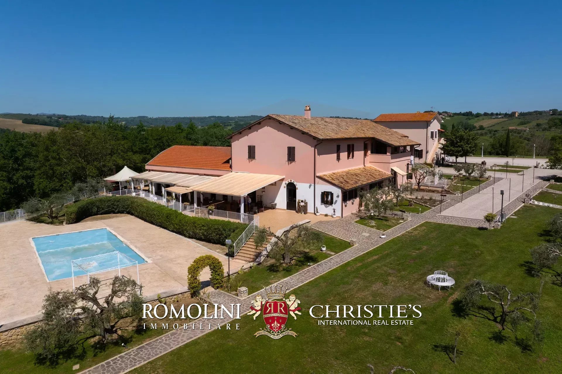 35 Bedroom Villa/Townhouse's Image 15