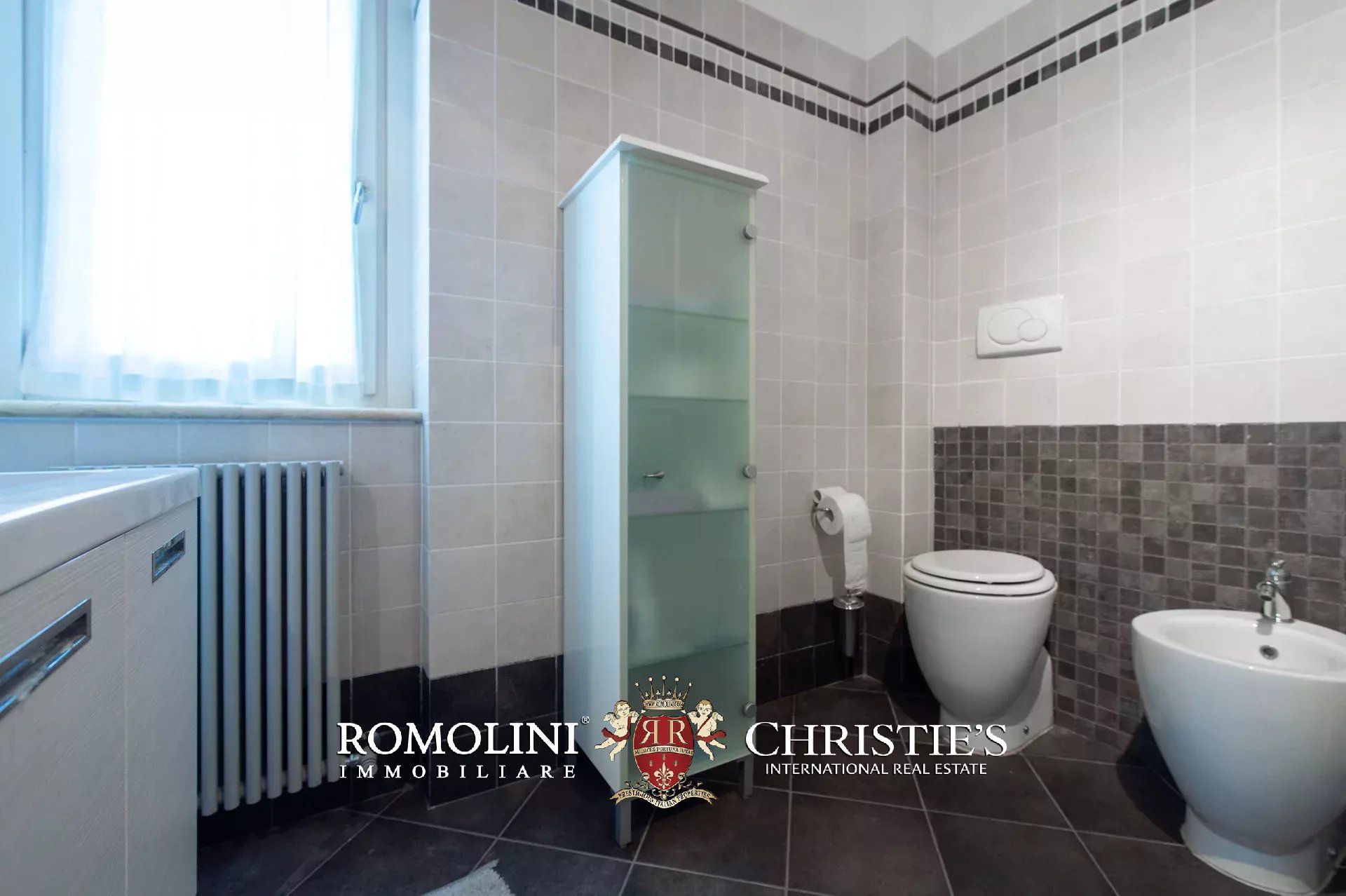 10 Bedroom Villa/Townhouse's Image 92