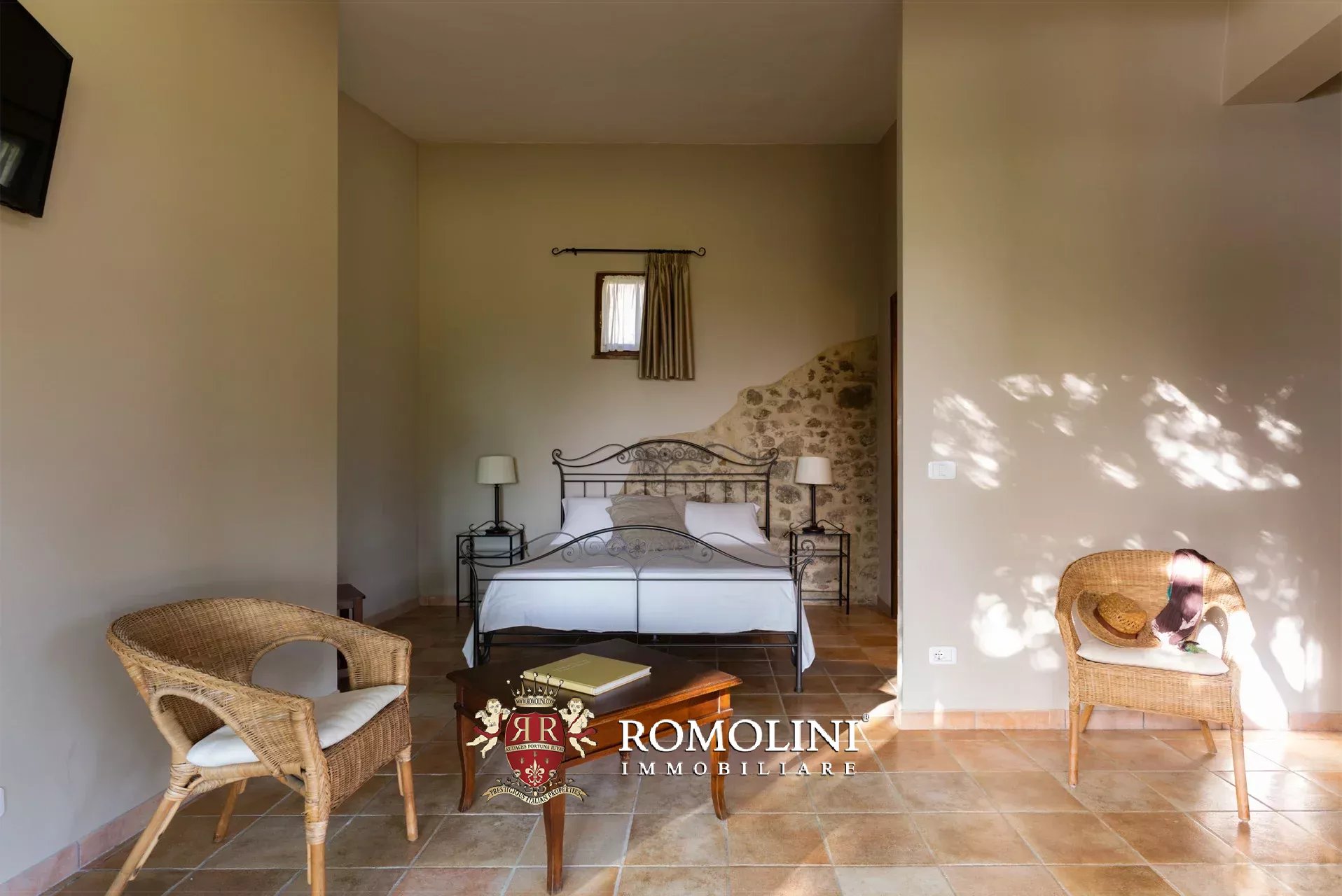 13 Bedroom Villa/Townhouse's Image 86
