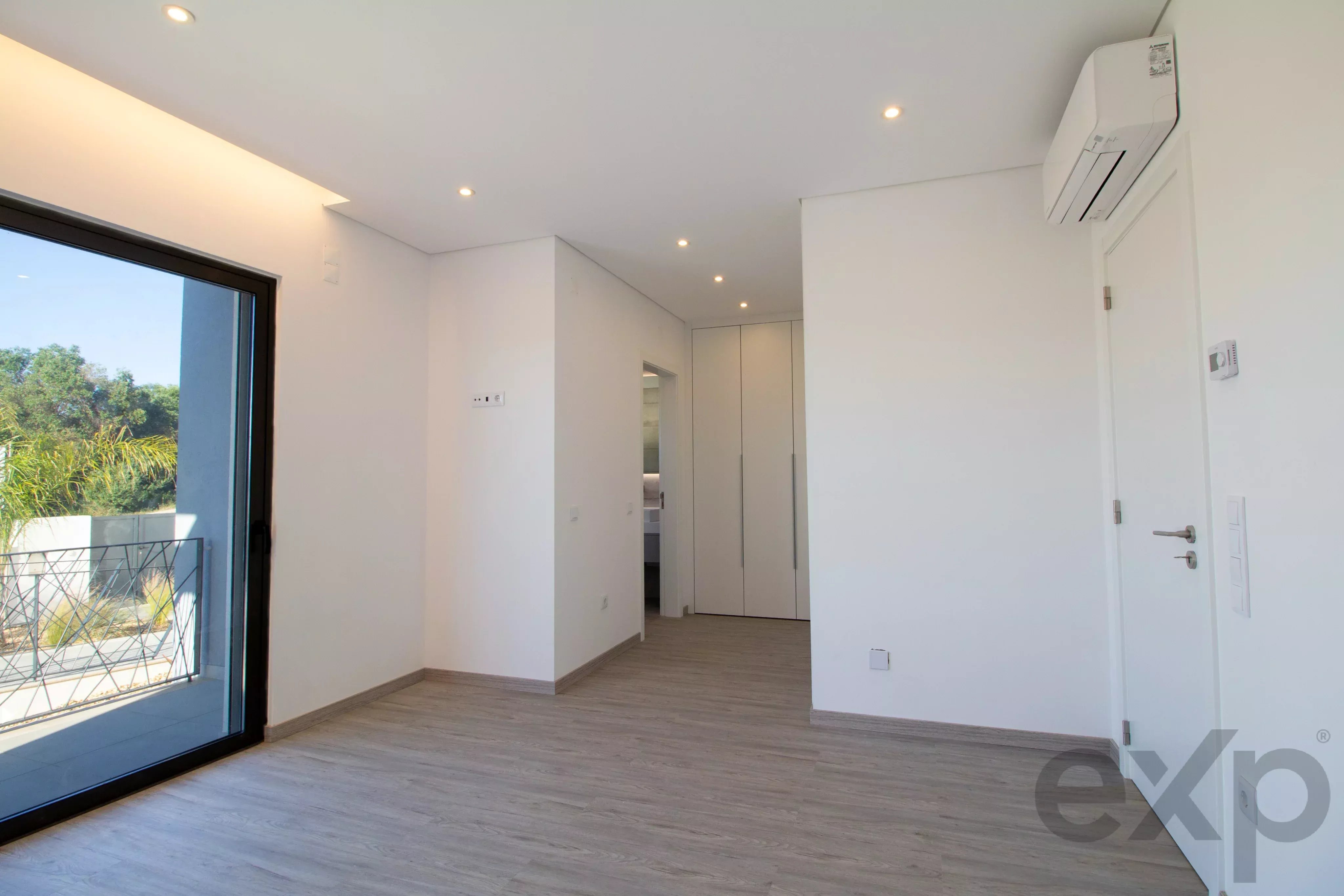 Luxury Contemporary Home with Sea View in Ferragudo 87049638 image 36
