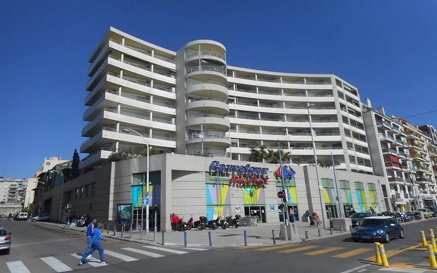 PARKING SECURISE  NICE CARRAS