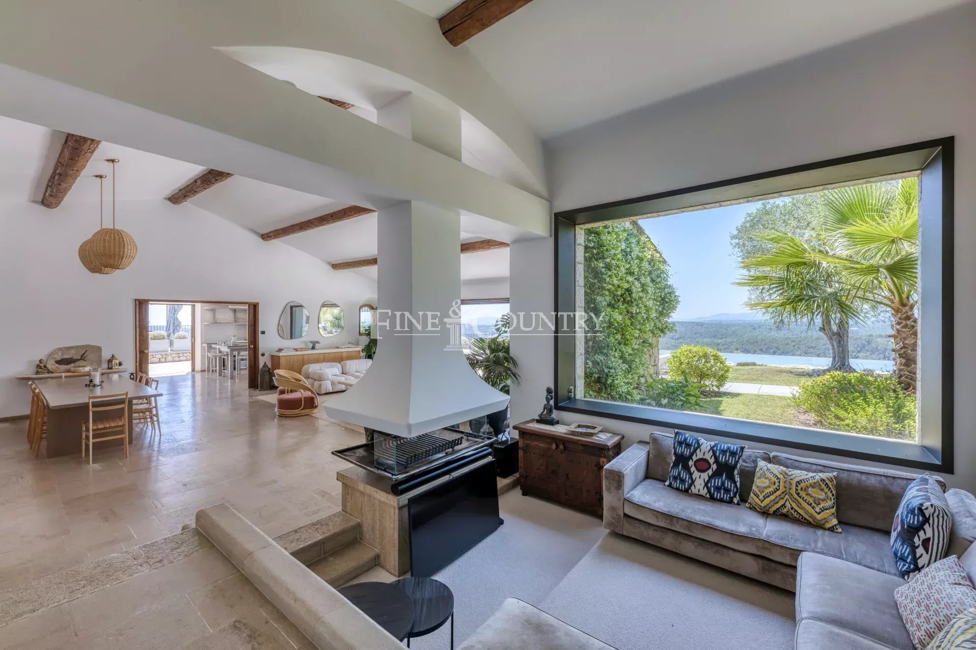 Photo of Estate for sale in Saint-Cezaire-sur-Siagne