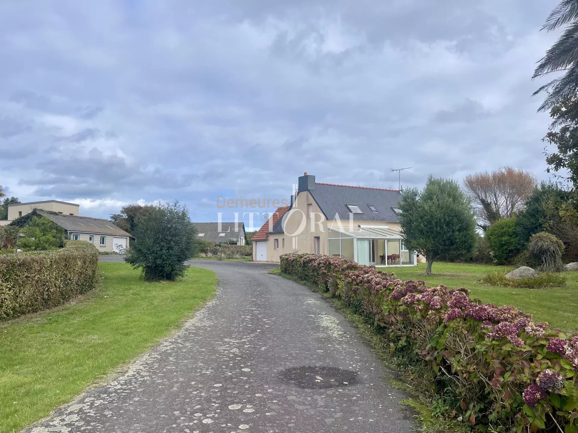 Landrellec – Pleumeur-Bodou : propriété à 300 m de la mer sur plus de 8 000 m² constructibles