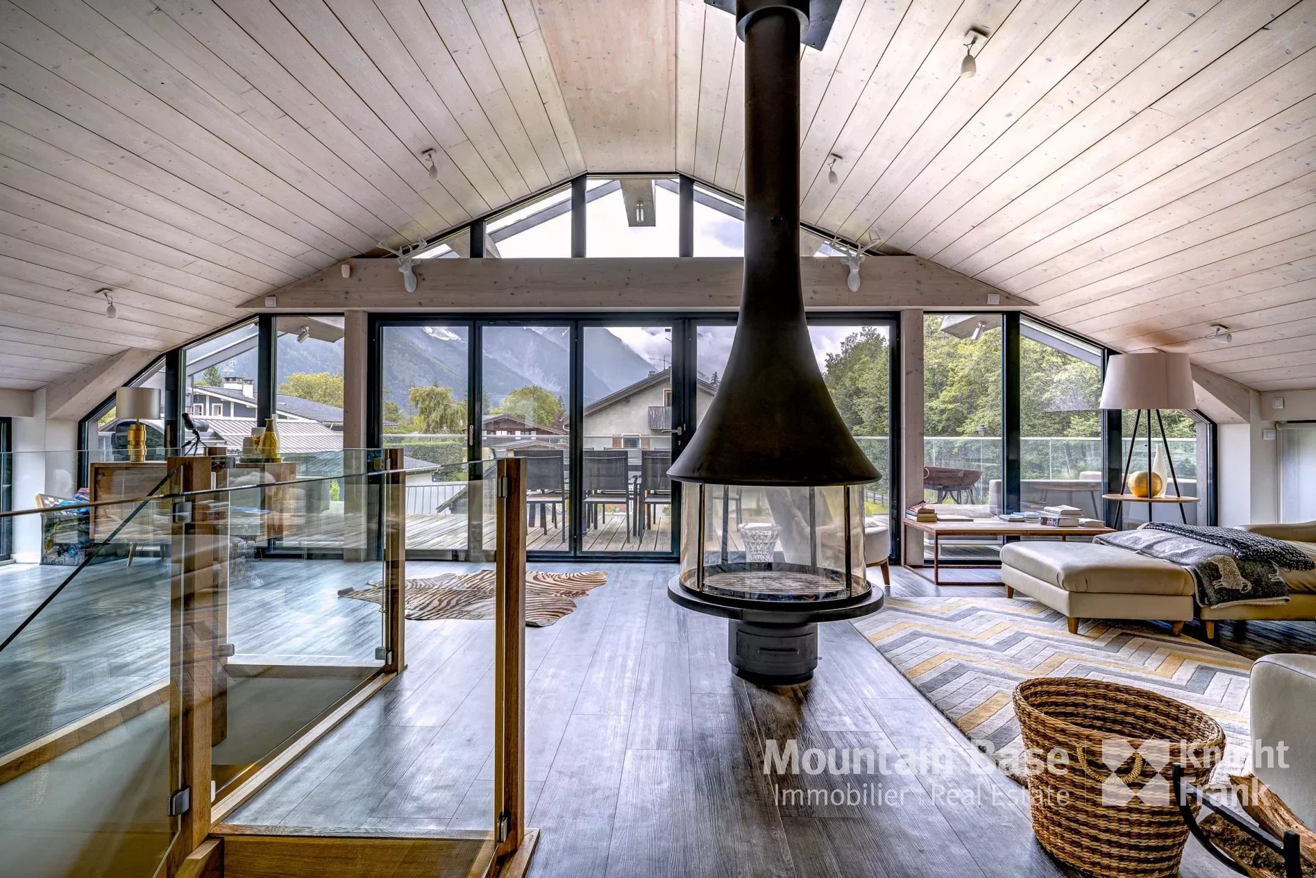 Photo of A modern 4-bedroom, 4-bathroom chalet in the popular location of Les Praz