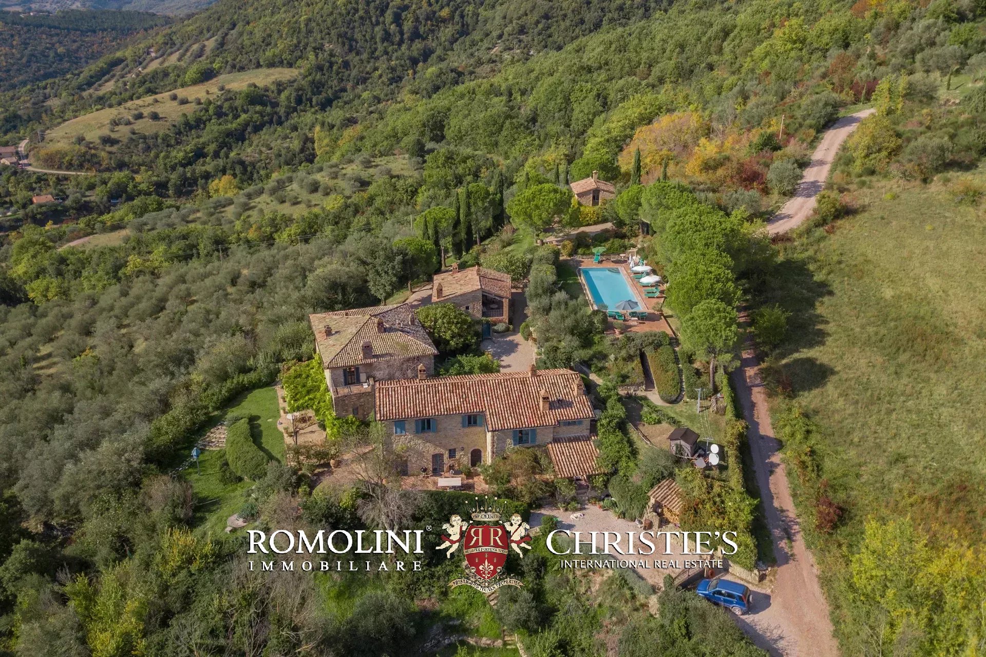  FINELY RESTORED RURAL COMPLEX FOR SALE IN UMBERTIDE UMBRIA
