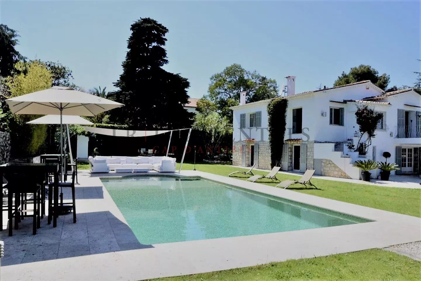 Close to the beaches of la Salis, Provençal of 240m² with 5 bedrooms