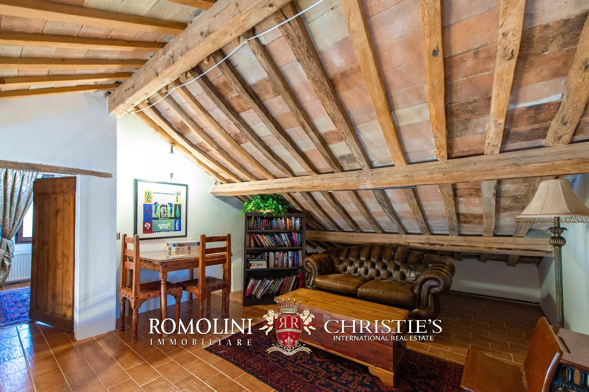 6 Bedroom Villa/Townhouse's Image 20