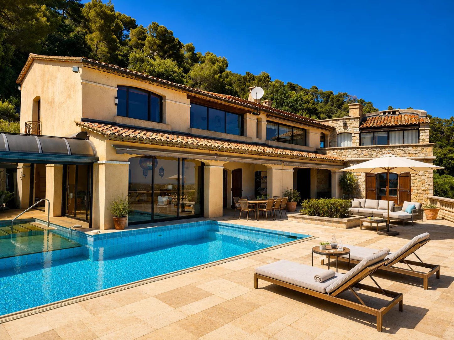  Image of Villa - 12 Bedrooms for Sale in Alpes-Maritimes-Grasse-France, Image 6