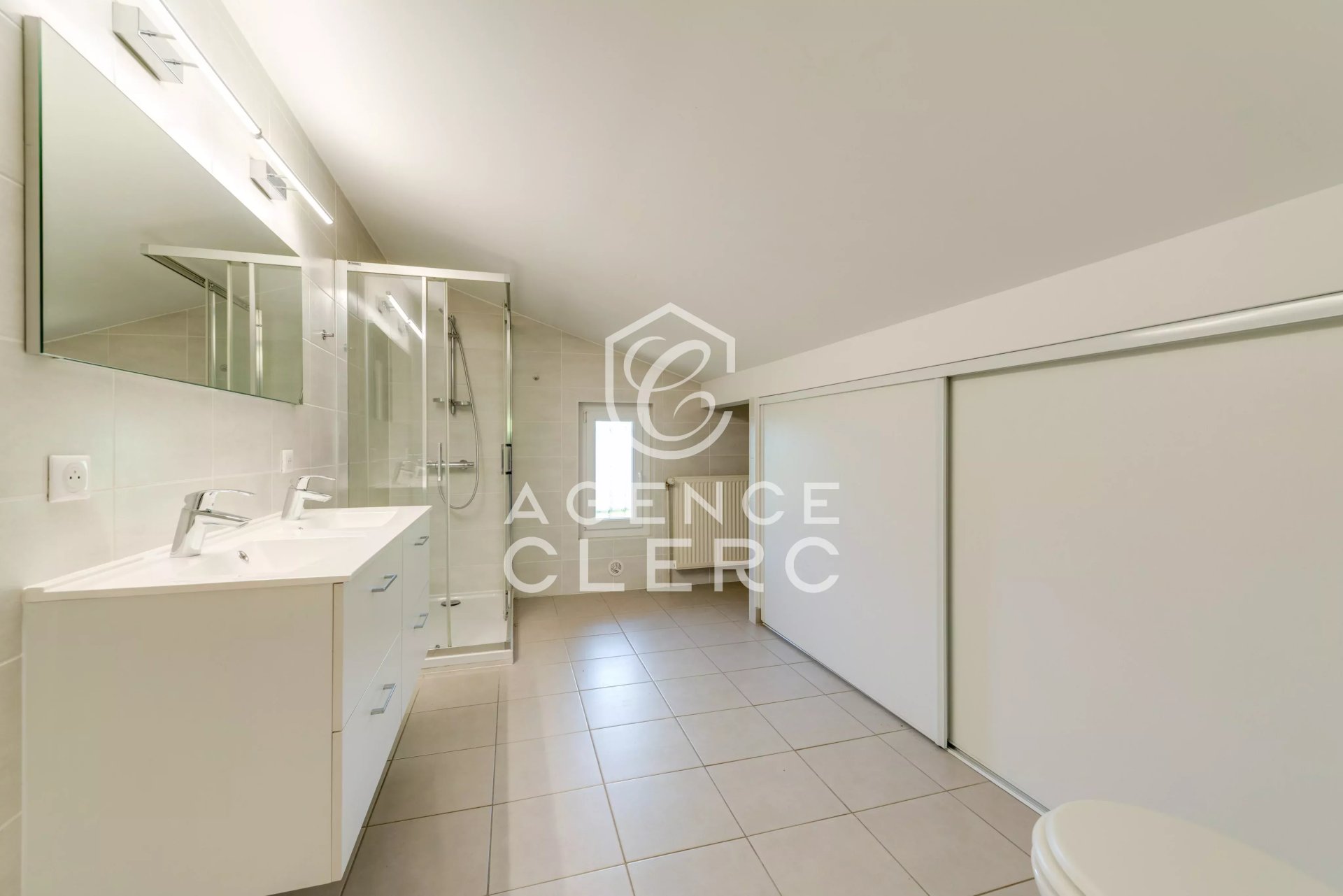 4 Bedroom Villa/Townhouse's Image 10